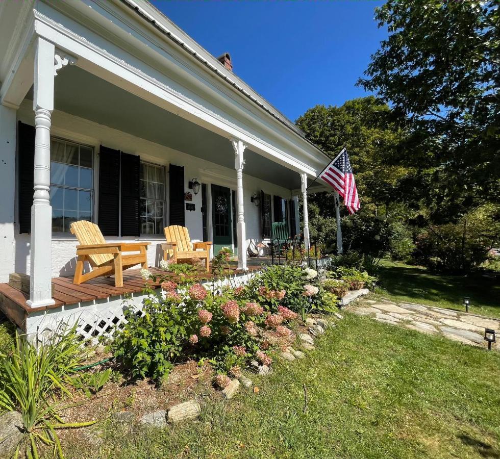 Stone Hearth Inn And Eatery Chester Exterior foto