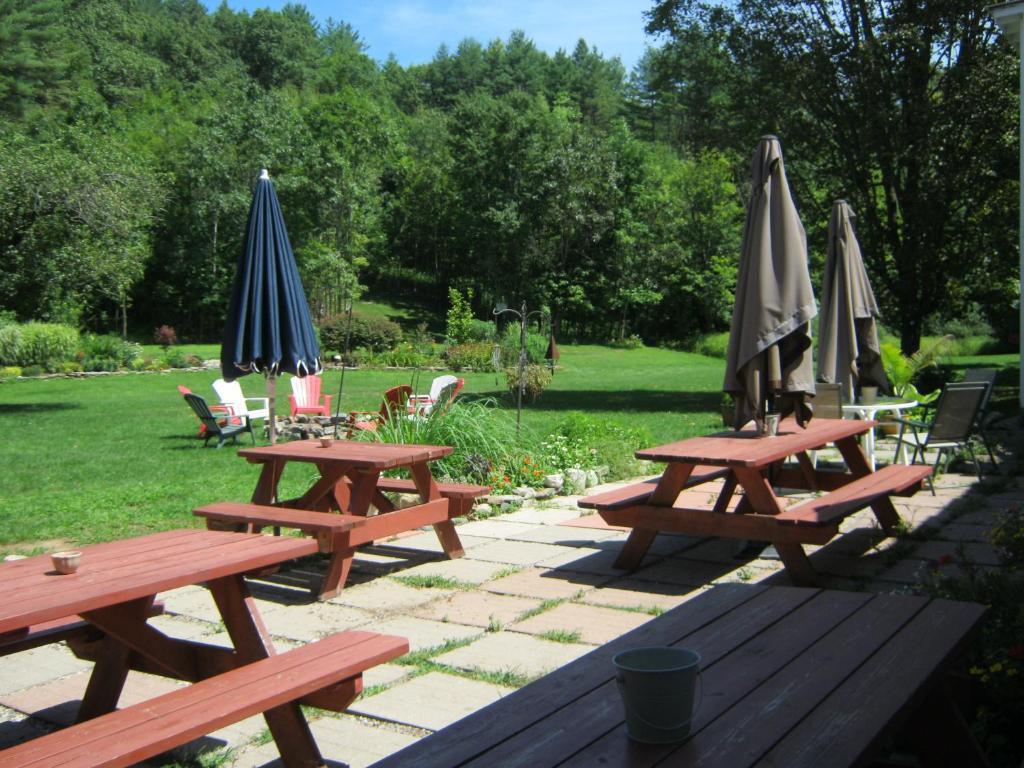 Stone Hearth Inn And Eatery Chester Exterior foto